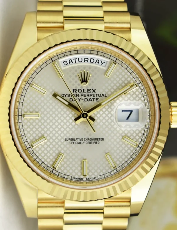 Men's Watches | President Dress Watches | Sant Blanc ROLEX 18kt Gold Day Date 40 President Silver Index Dial Model 228238