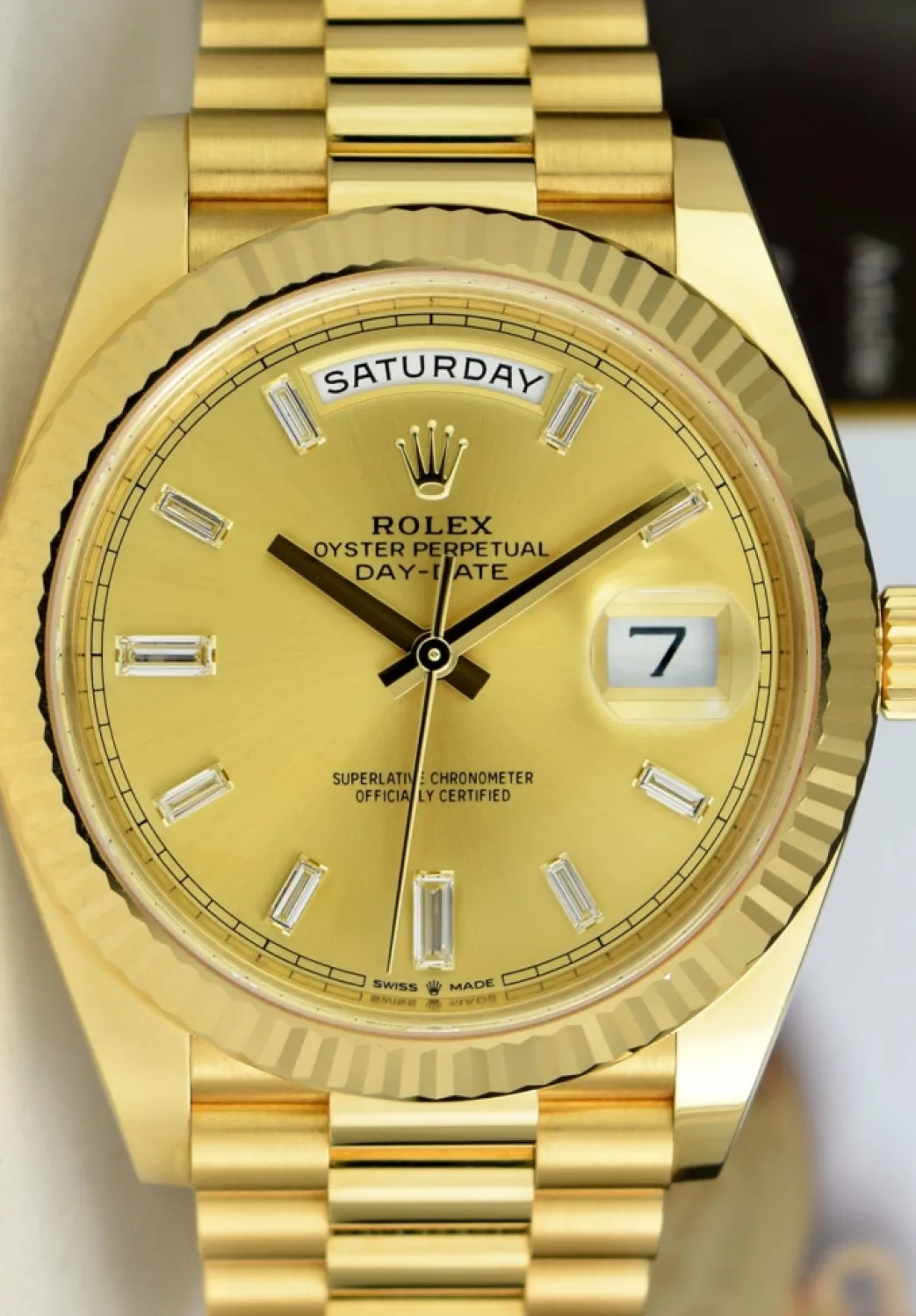 rolex_kt_gold_president_d_8-1.webp Men's Watches | President Dress Watches | Sant Blanc ROLEX 18kt Gold President Day Date 40 Champagne Diamond Dial Model 228238