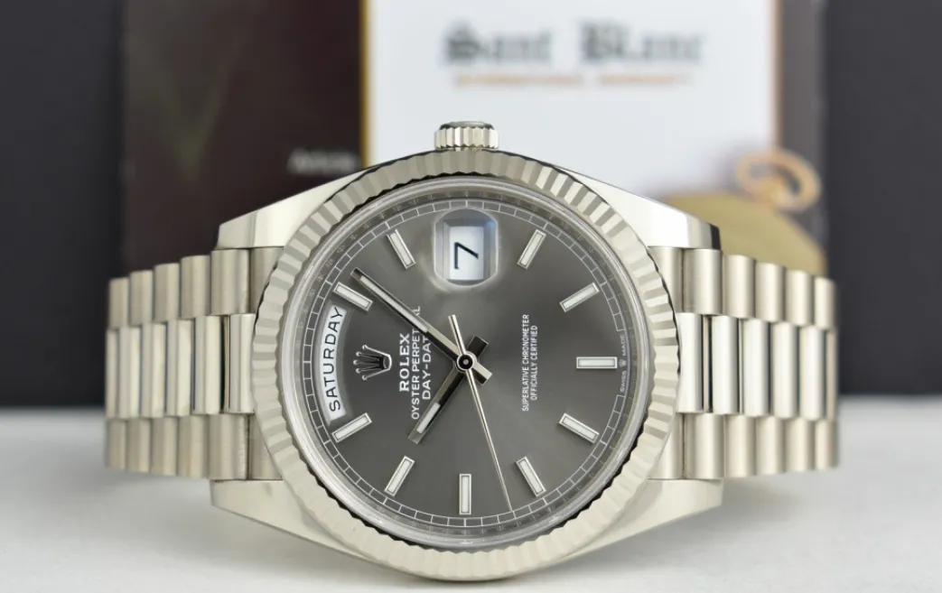 rolex_kt_white_gold_dayda_2-1.webp Men's Watches | President Dress Watches | Sant Blanc ROLEX 18kt White Gold Day-Date 40 President Rhodium Index Dial with Card Model 228239